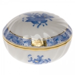 Chinese Bouquet Ring Box - Blue Dimension:  2.75 Diameter
Coloration:  BLUE
Motifs & More:  CHINESE BOUQUET


